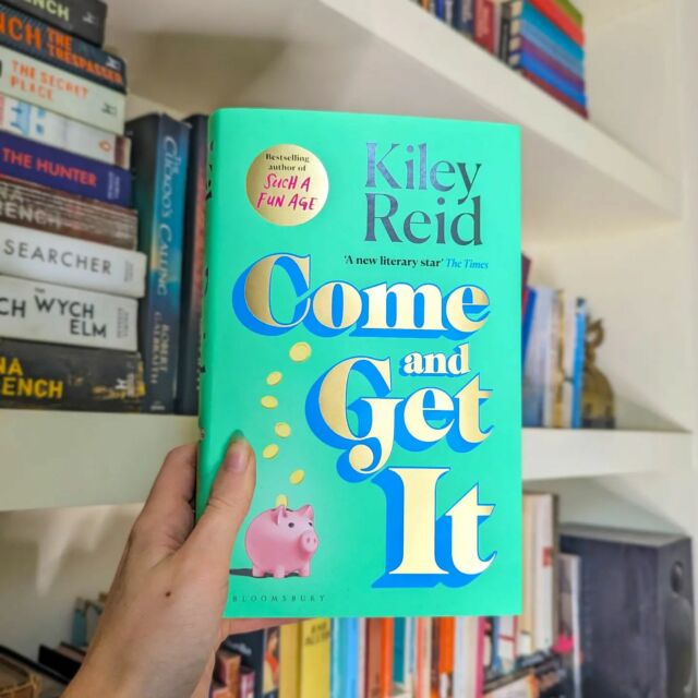 It's like listening at the door to your roommates conversation 👀 we can't get enough of Come And Get It this month - we never wanted it to end.

#comeandgetit #bookclub #bookstagram #booklover #bookrecommendation #fearnecotton #happyplace